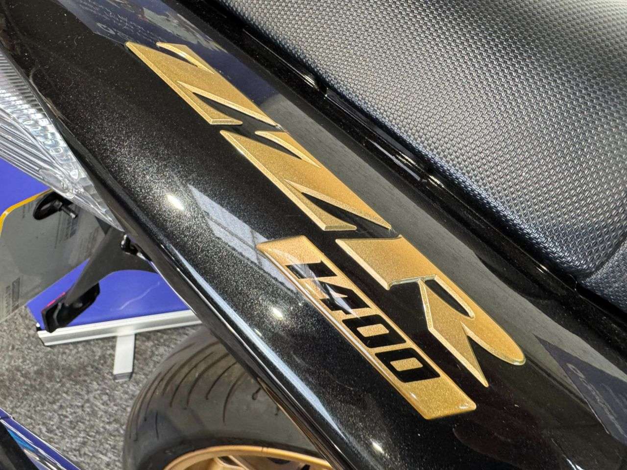 2010 KAWASAKI ZZR1400 2010 KAWASAKI ZZR1400