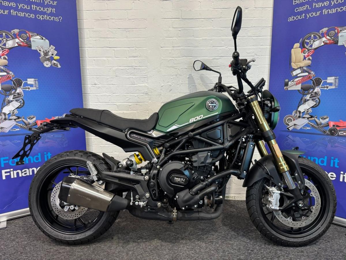 Check out this Benelli Leoncino 800 Petrol Manual