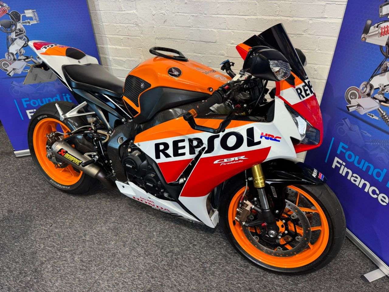 null HONDA CBR1000RR FIREBLADE null HONDA CBR1000RR FIREBLADE