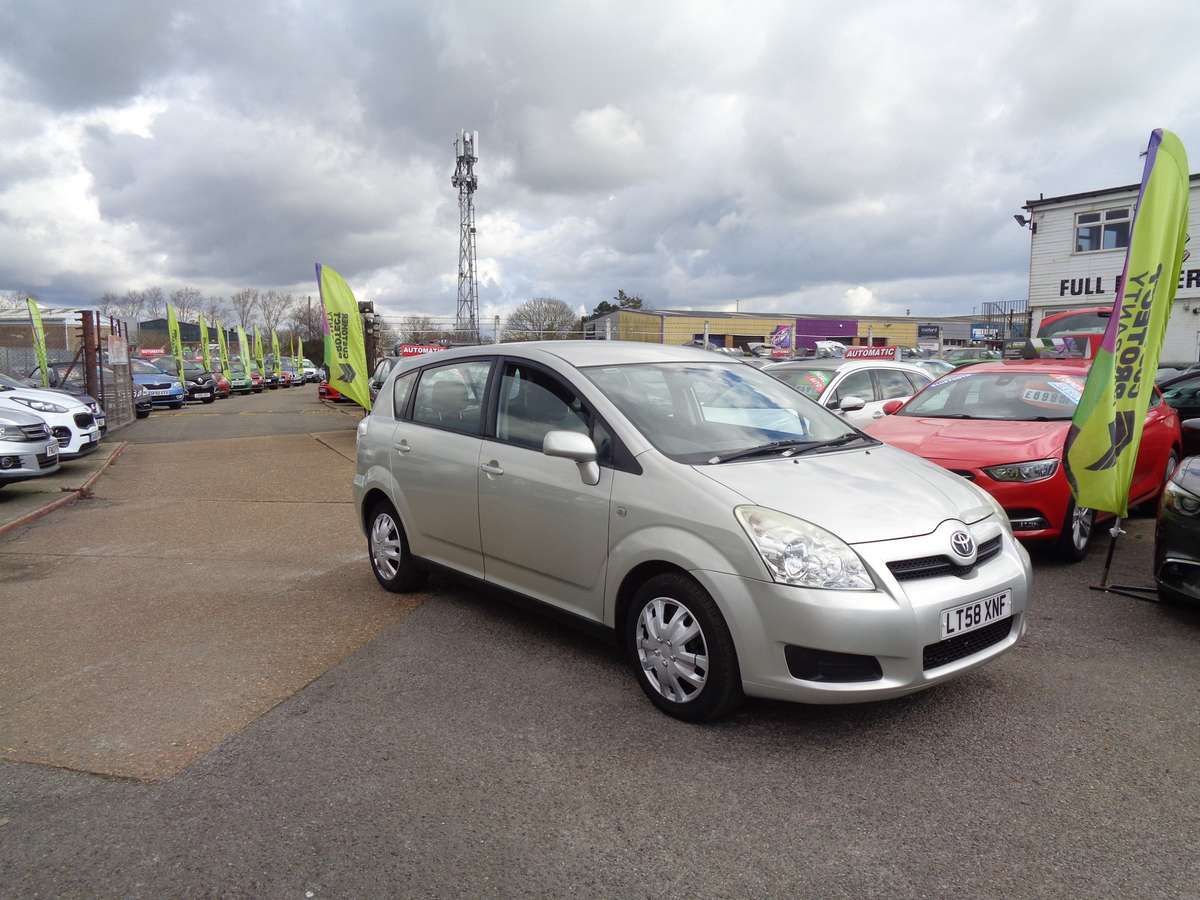 Check out this Toyota Corolla Verso 2008 Petrol Manual