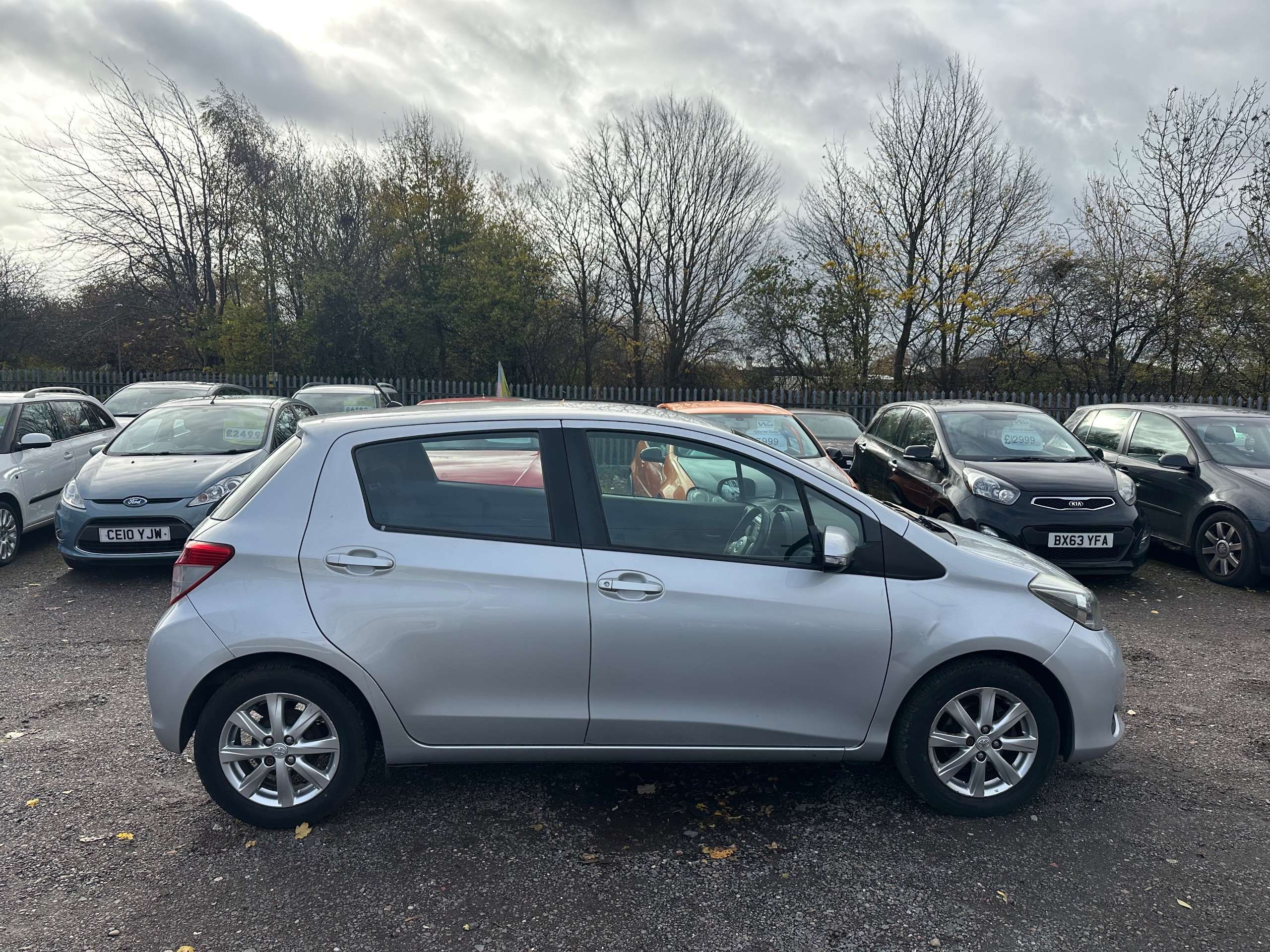 2013 TOYOTA YARIS 2013 TOYOTA YARIS