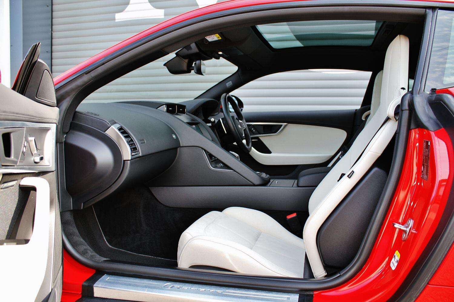 2022 JAGUAR F-TYPE 2022 JAGUAR F-TYPE