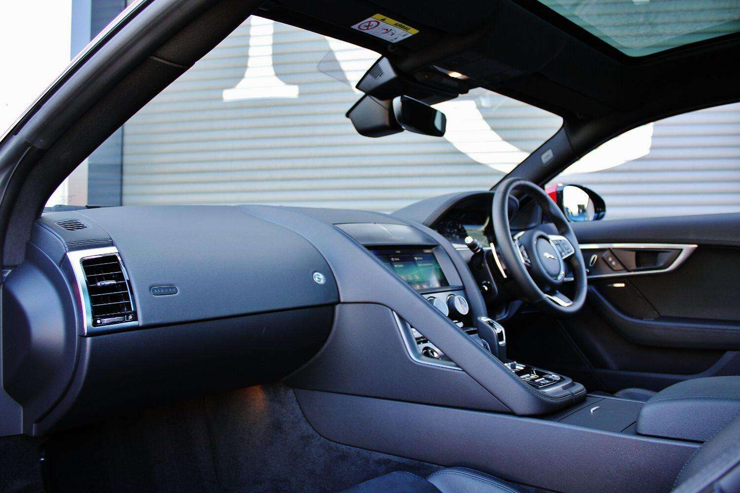 2021 JAGUAR F-TYPE 2021 JAGUAR F-TYPE