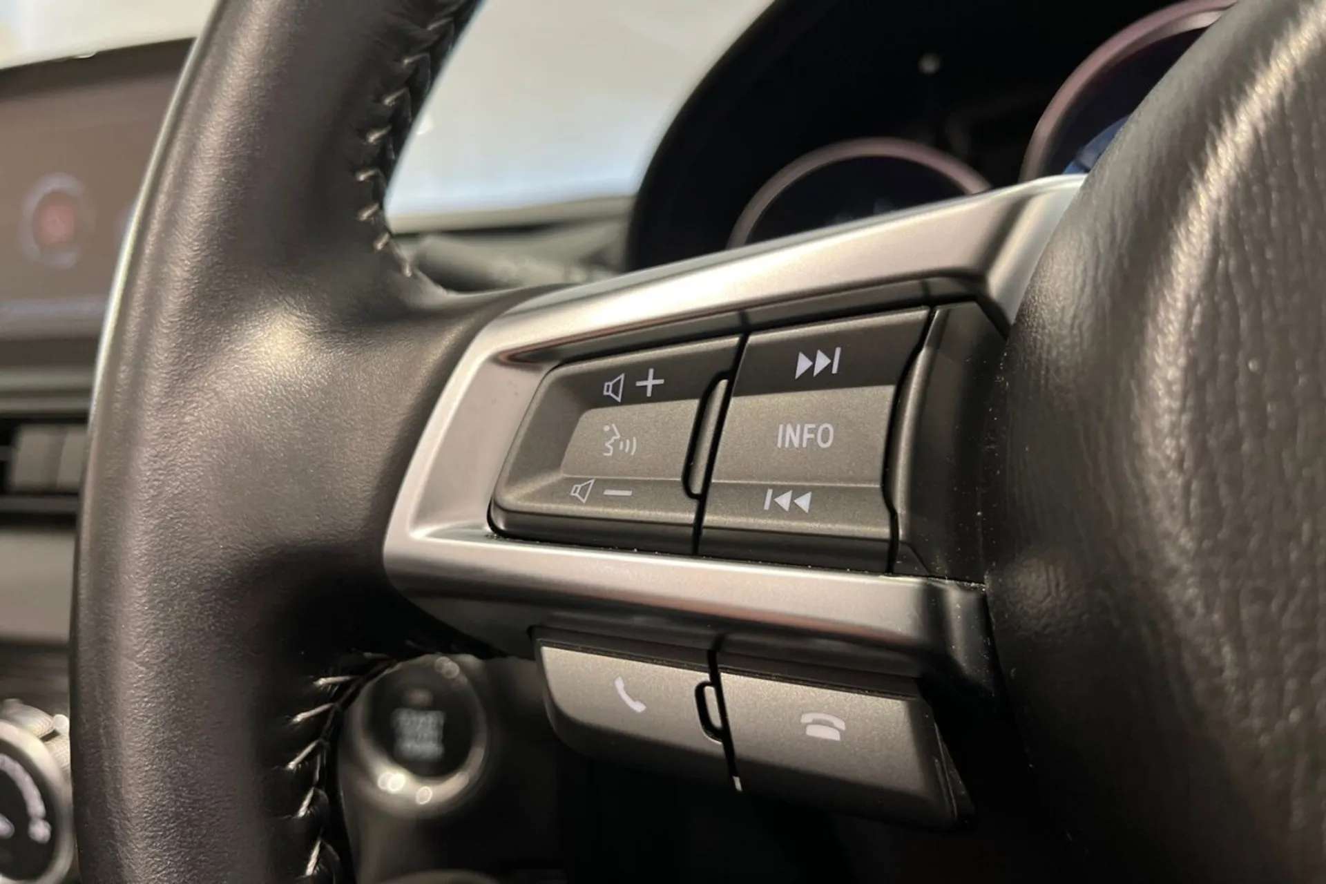 2021 MAZDA MX-5 2021 MAZDA MX-5