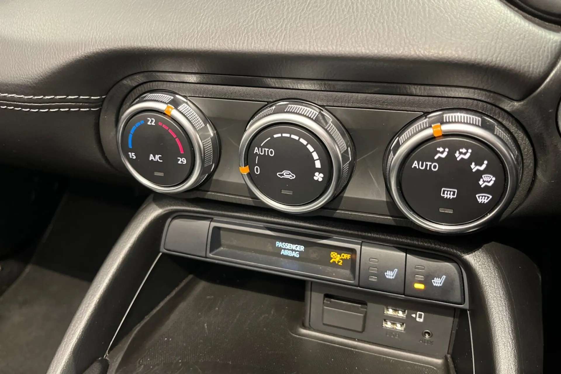 2021 MAZDA MX-5 2021 MAZDA MX-5