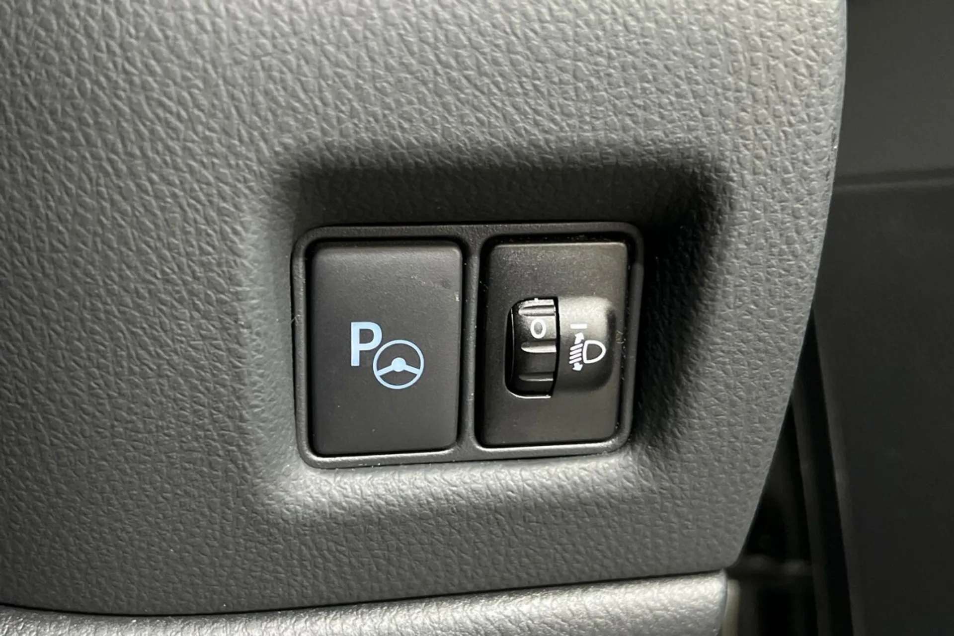 2019 TOYOTA CHR 2019 TOYOTA CHR