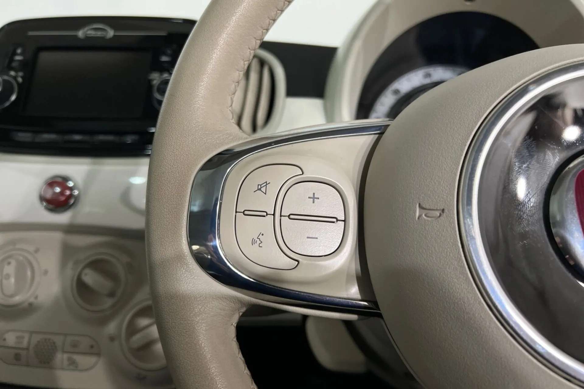 2019 FIAT 500 2019 FIAT 500