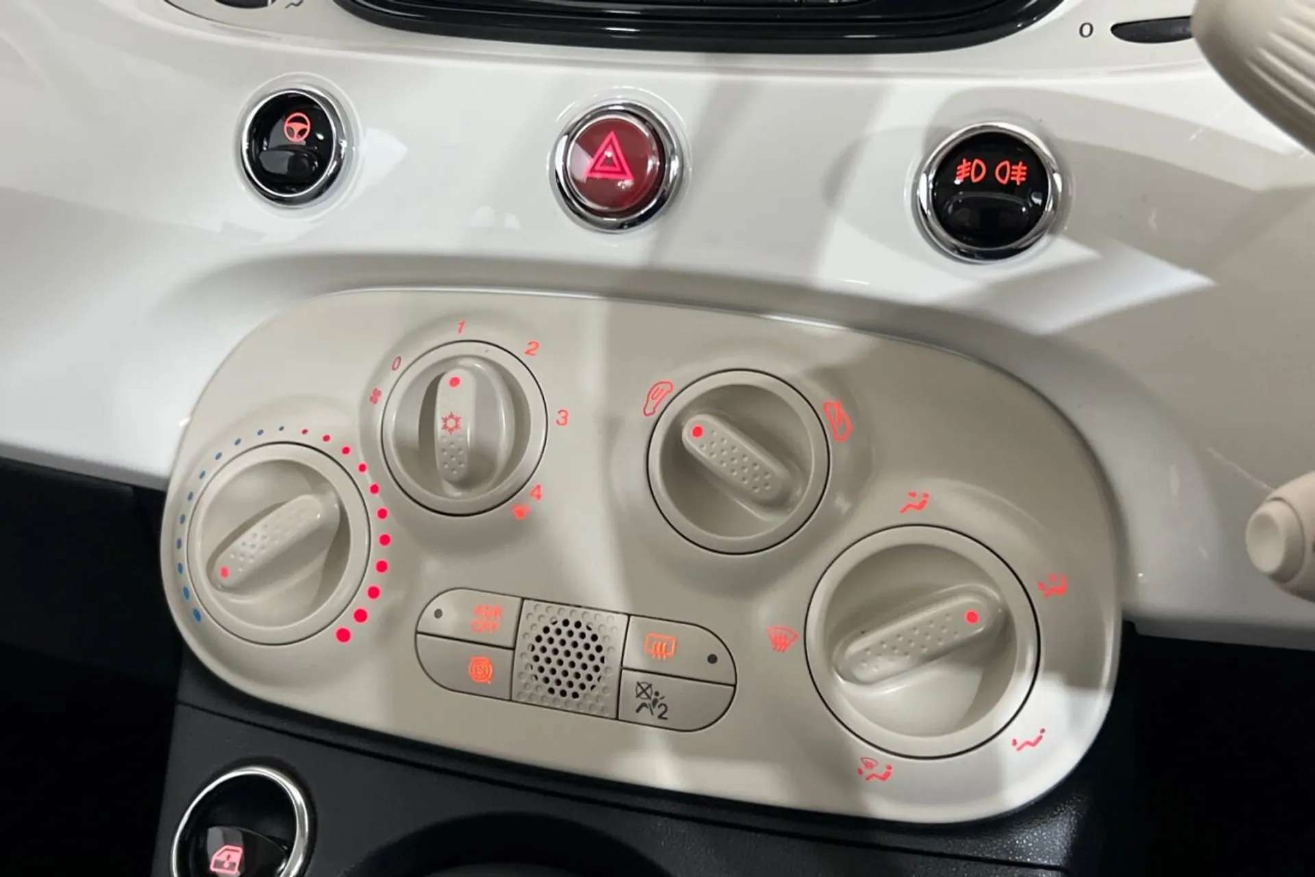 2019 FIAT 500 2019 FIAT 500