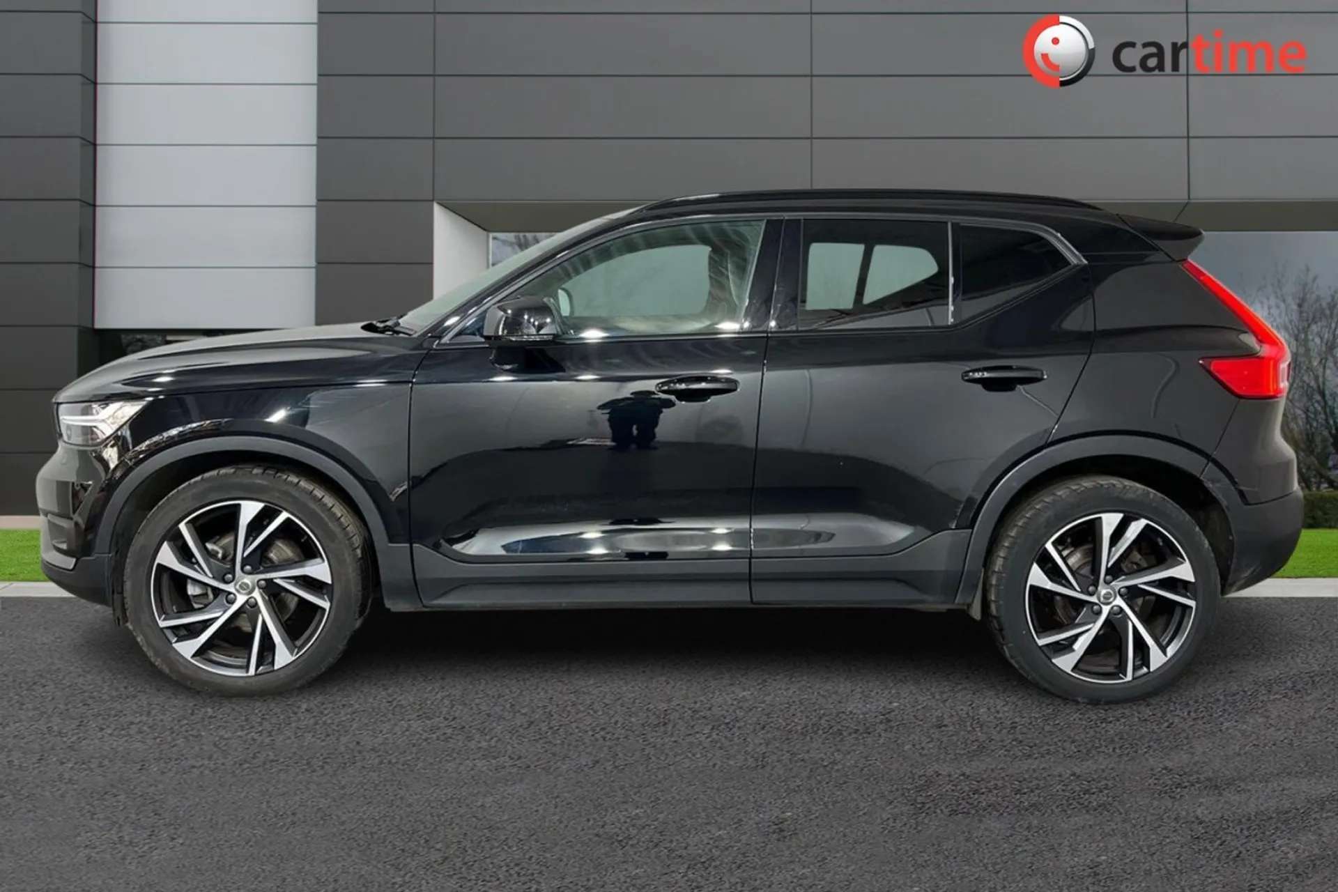 2021 VOLVO XC40 2021 VOLVO XC40