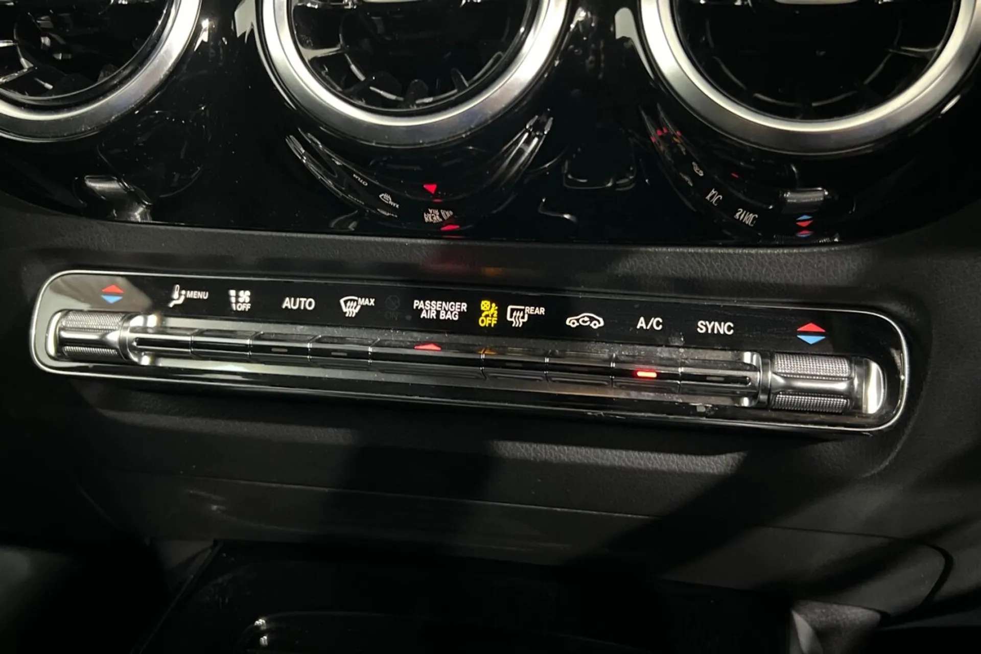 0 MERCEDES-BENZ GLA CLASS 0 MERCEDES-BENZ GLA CLASS