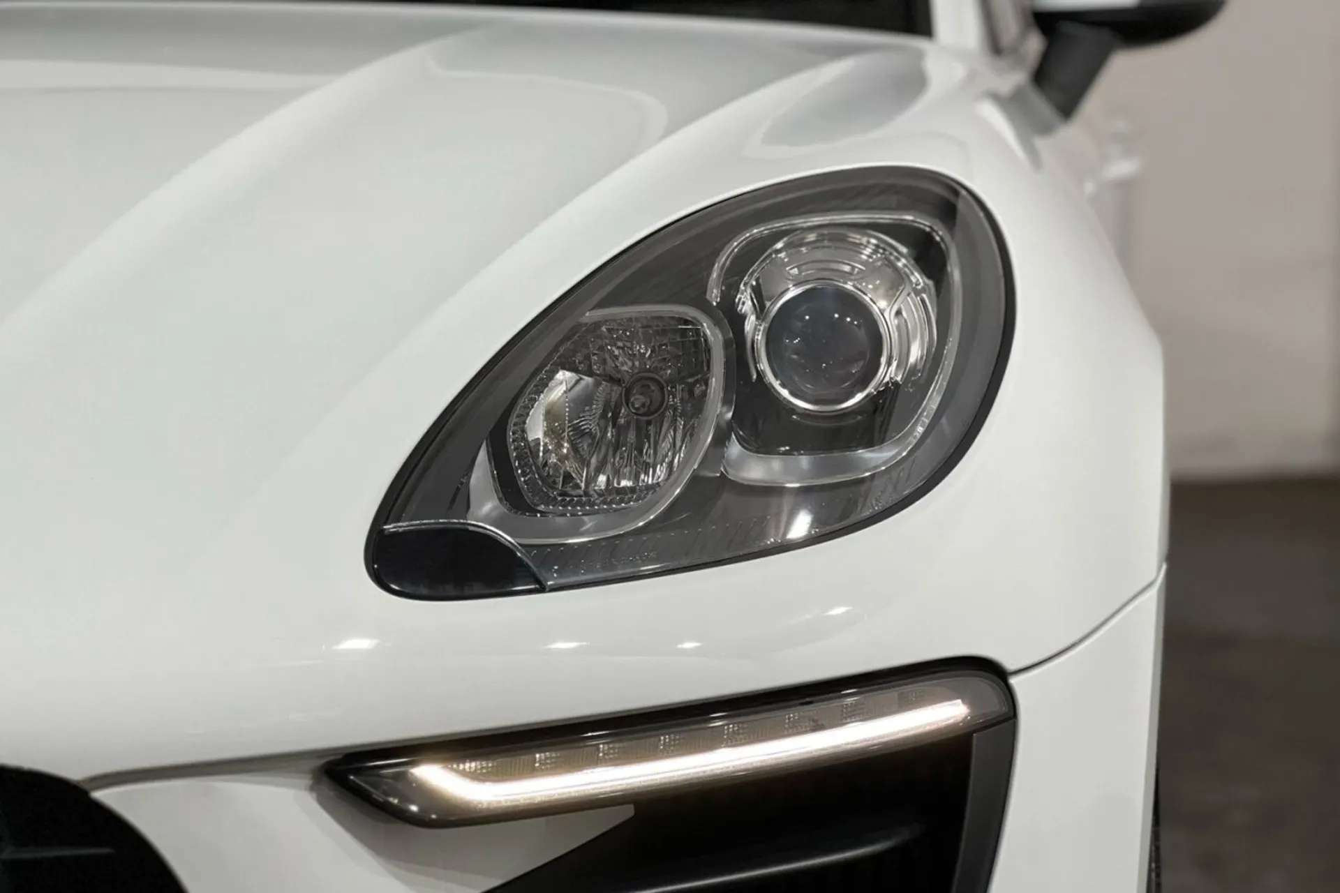 2018 PORSCHE MACAN 2018 PORSCHE MACAN