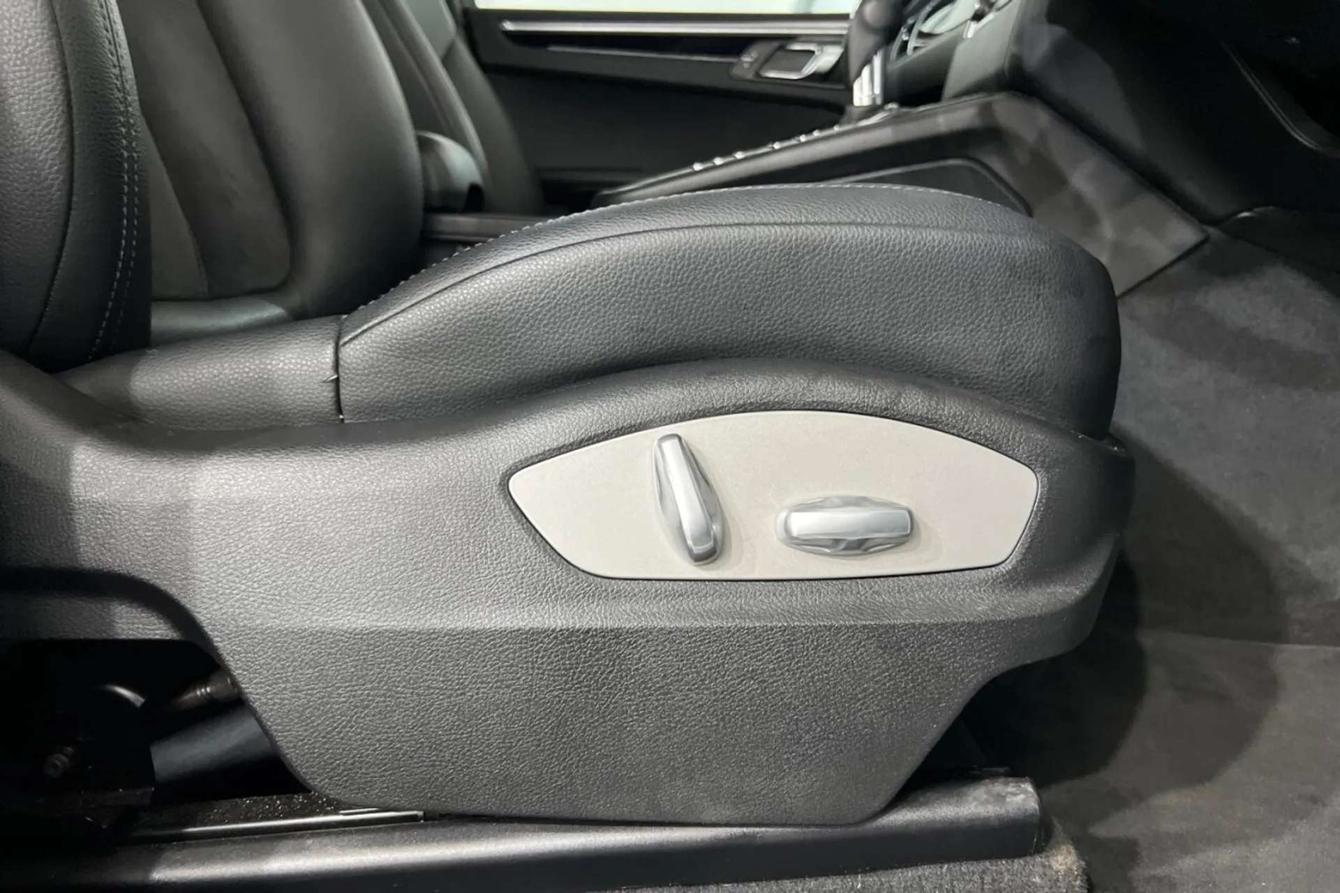 2018 PORSCHE MACAN 2018 PORSCHE MACAN