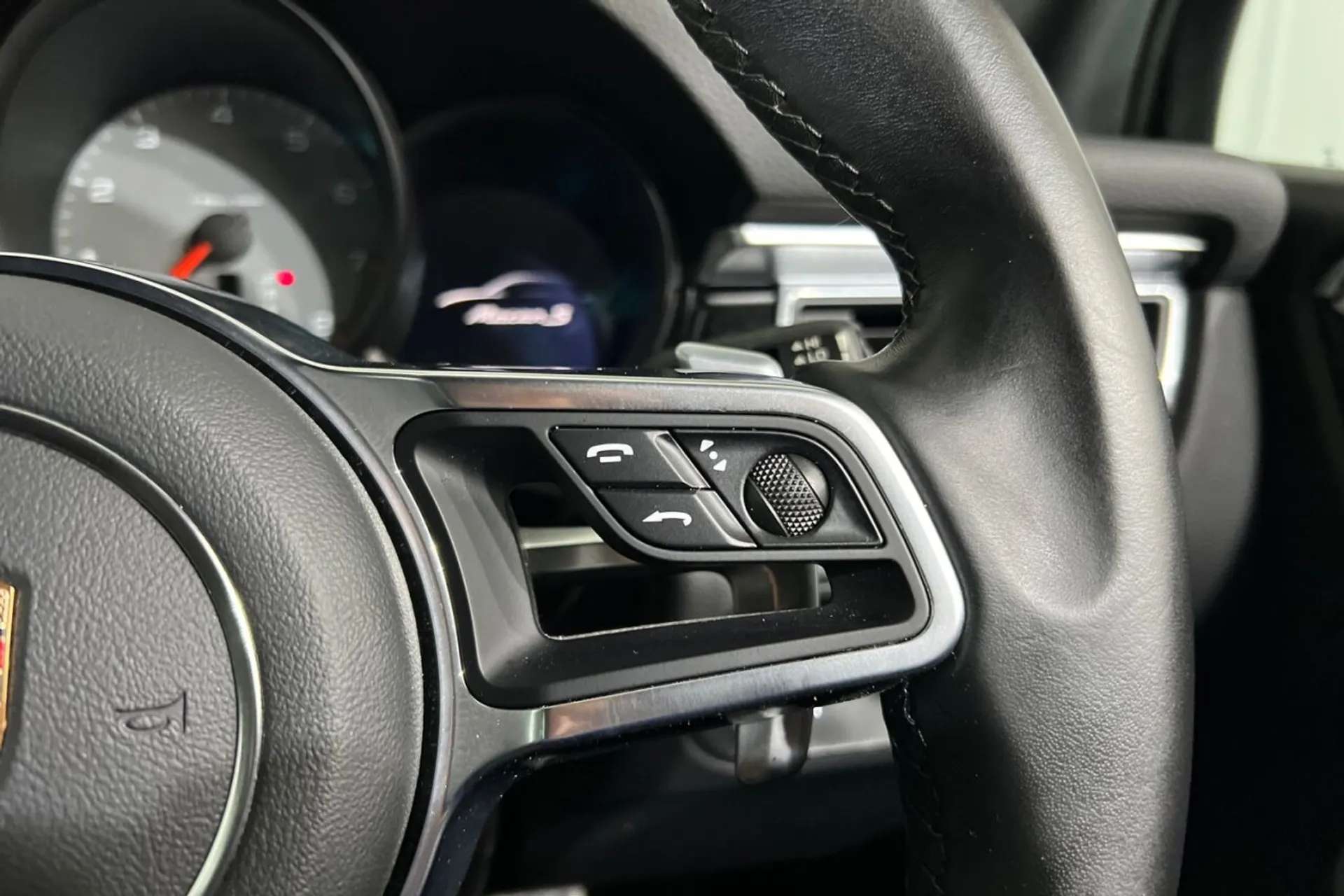 2018 PORSCHE MACAN 2018 PORSCHE MACAN