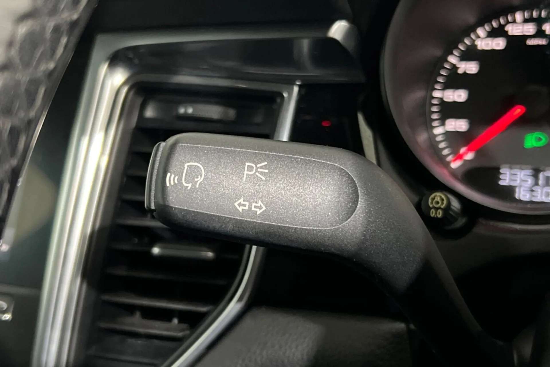 2018 PORSCHE MACAN 2018 PORSCHE MACAN