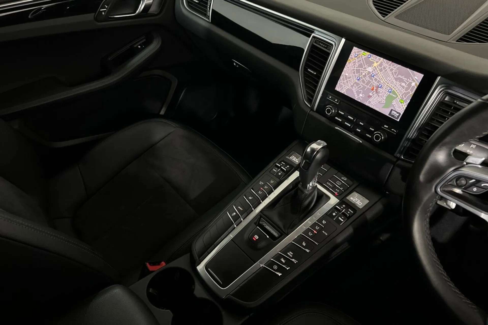 2018 PORSCHE MACAN 2018 PORSCHE MACAN