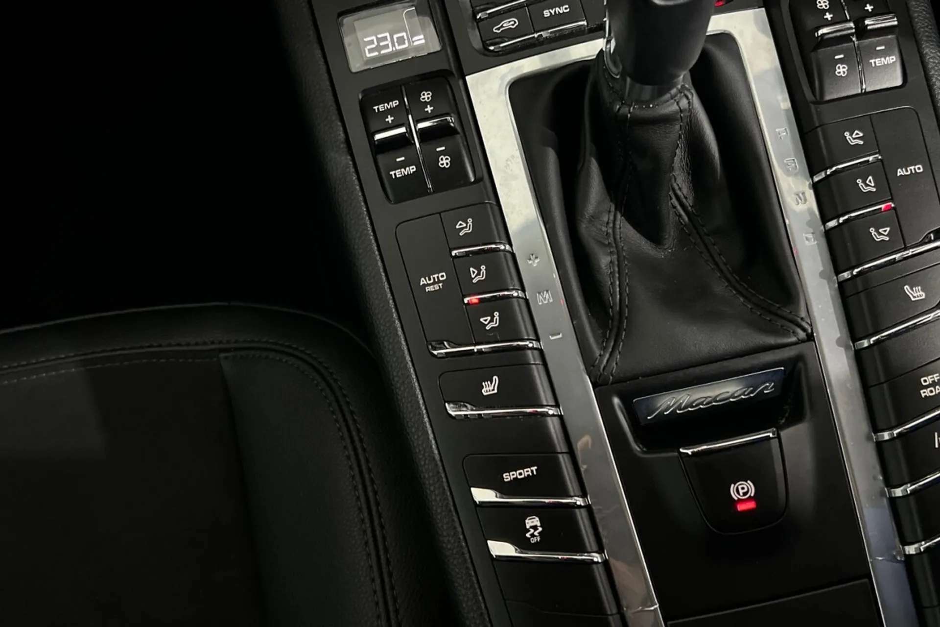 2018 PORSCHE MACAN 2018 PORSCHE MACAN