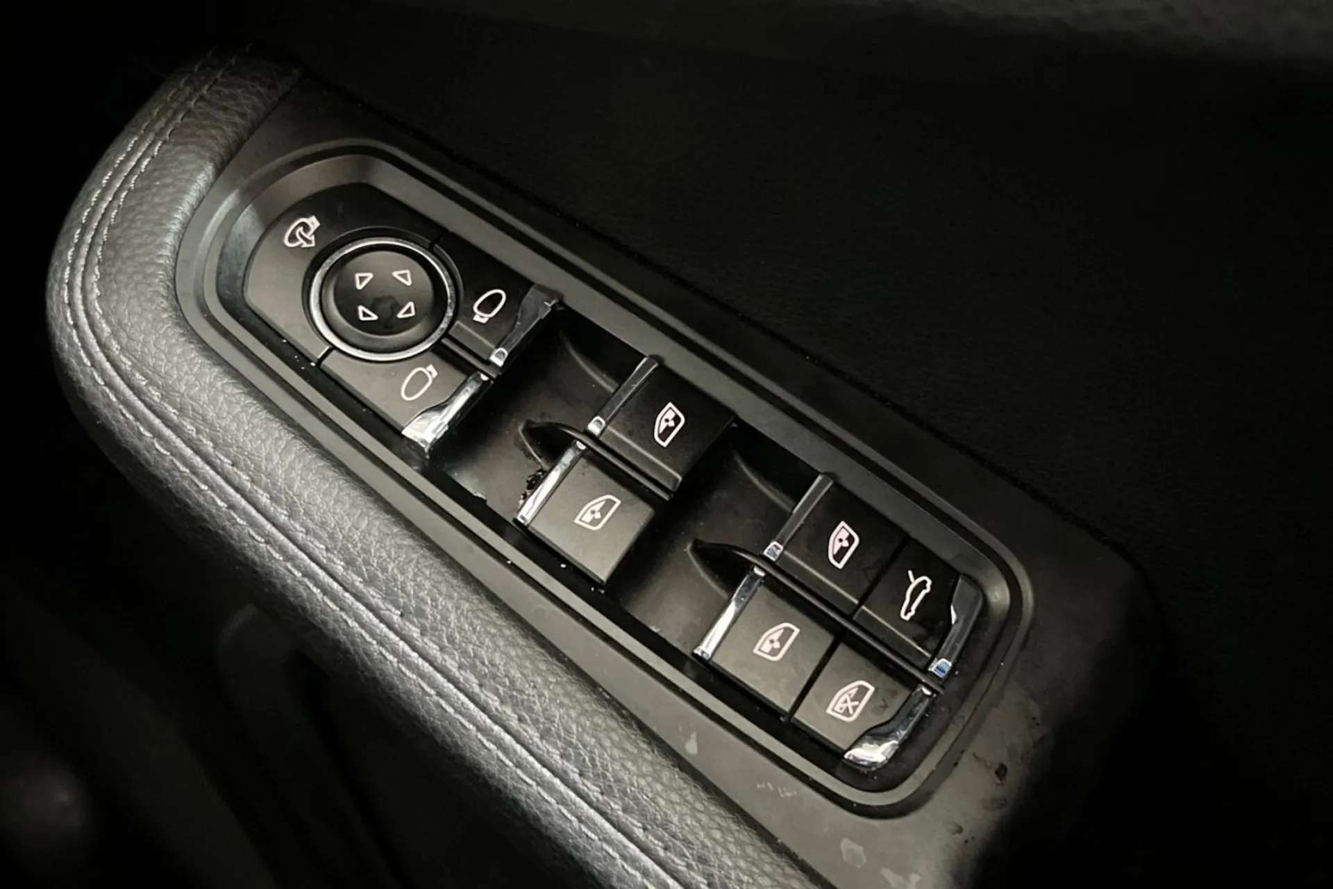 2018 PORSCHE MACAN 2018 PORSCHE MACAN