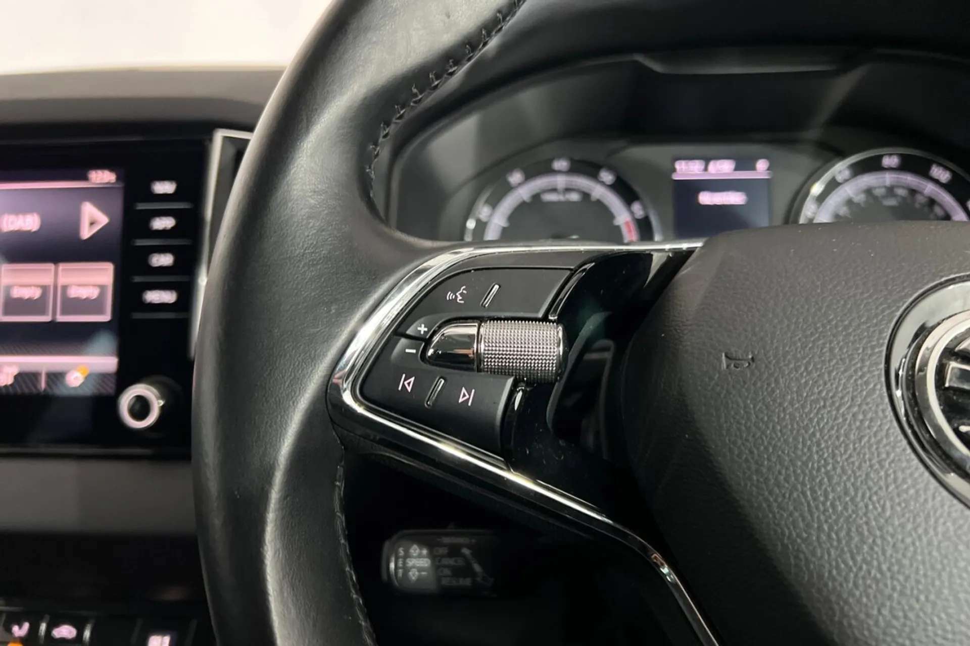 2021 SKODA KAROQ 2021 SKODA KAROQ