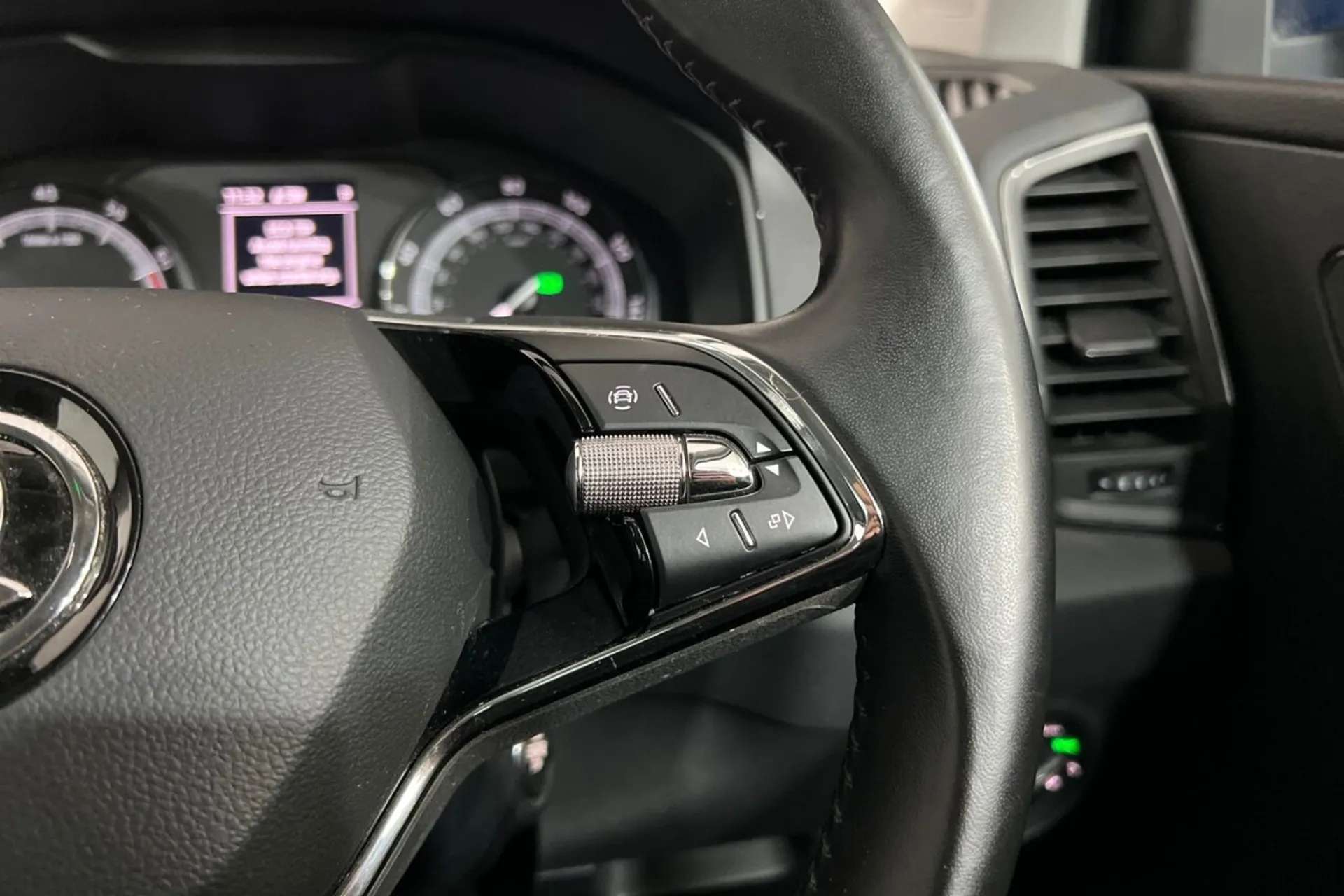 2021 SKODA KAROQ 2021 SKODA KAROQ