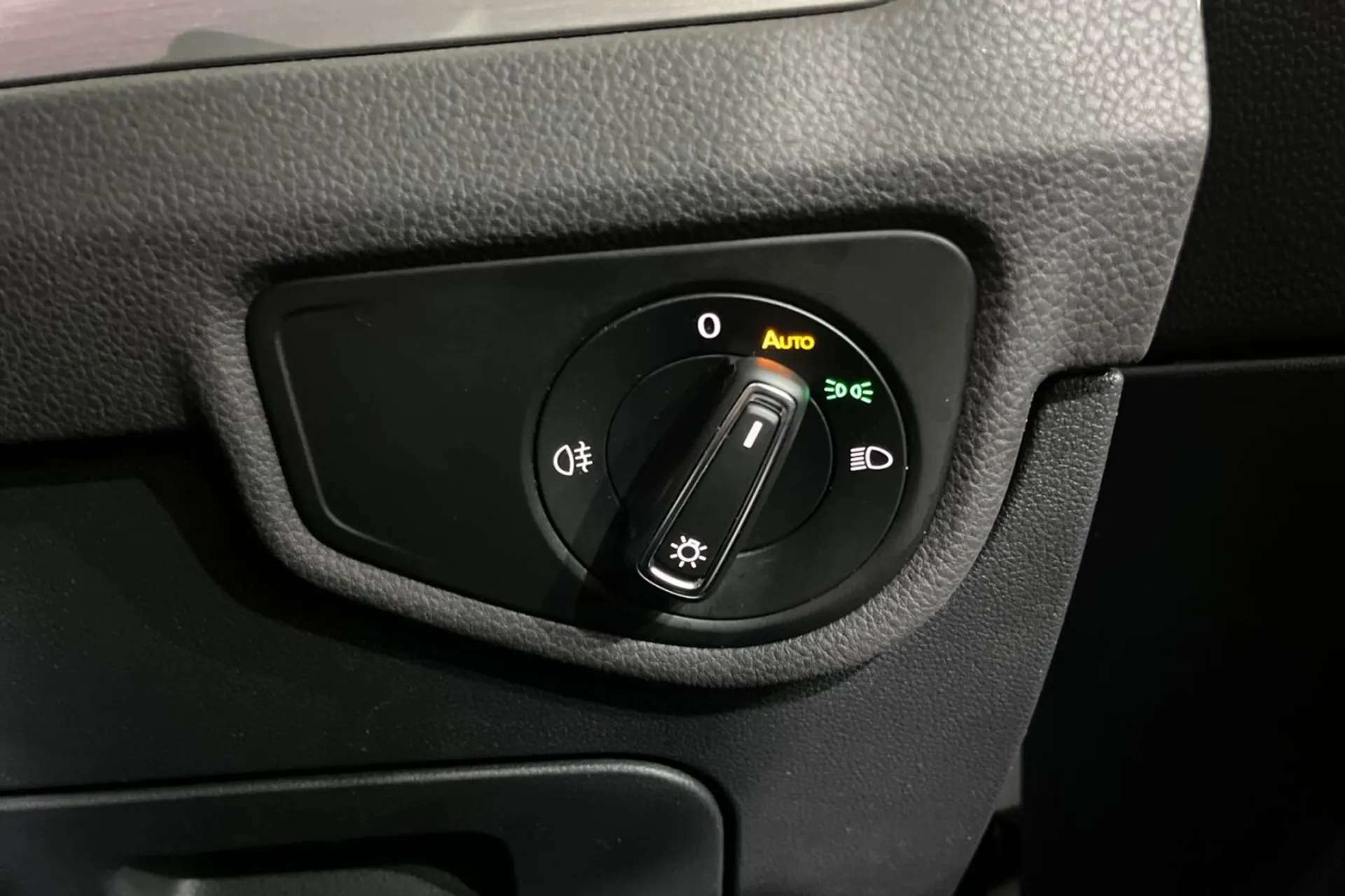 2020 VOLKSWAGEN TOURAN 2020 VOLKSWAGEN TOURAN