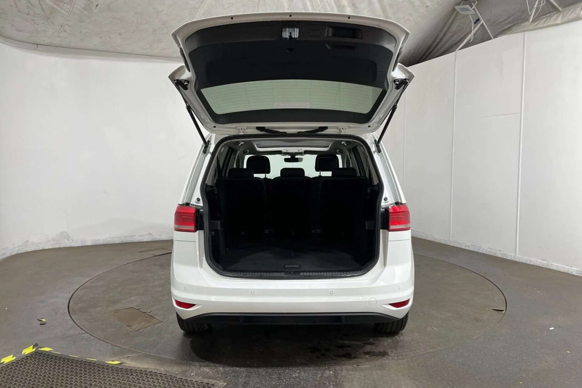 2020 VOLKSWAGEN TOURAN 2020 VOLKSWAGEN TOURAN