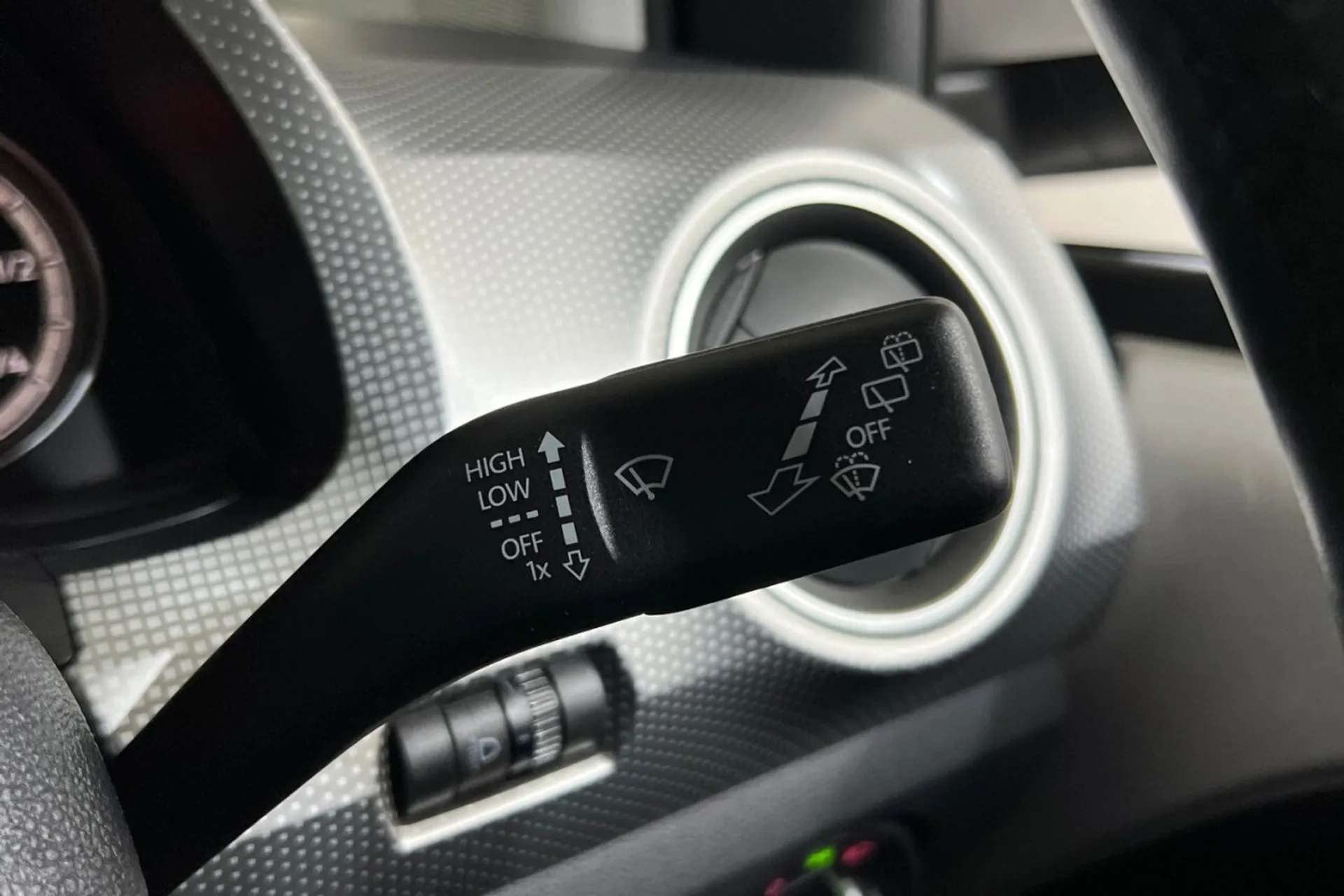 2017 VOLKSWAGEN UP 2017 VOLKSWAGEN UP