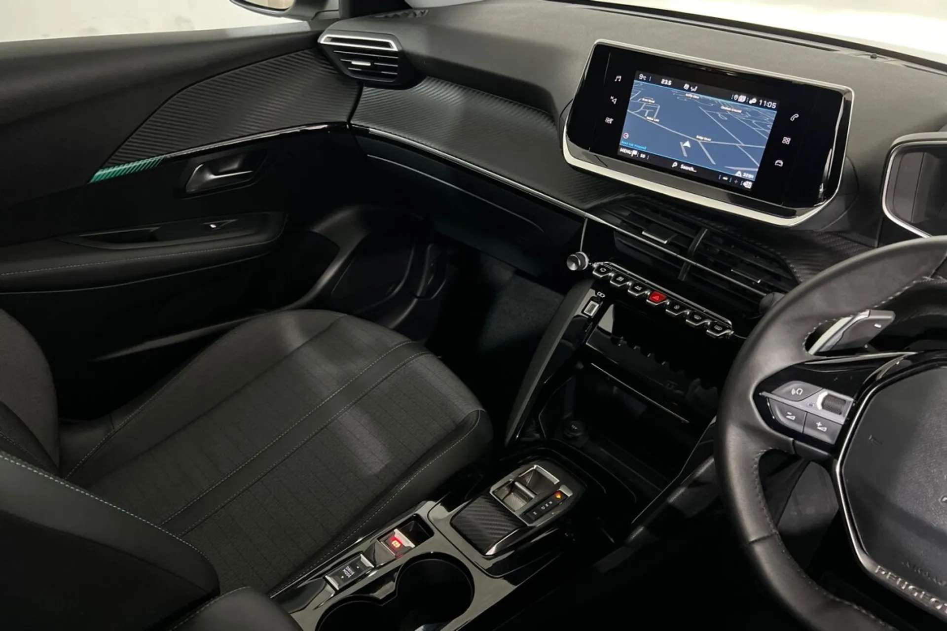 0 PEUGEOT 208 0 PEUGEOT 208