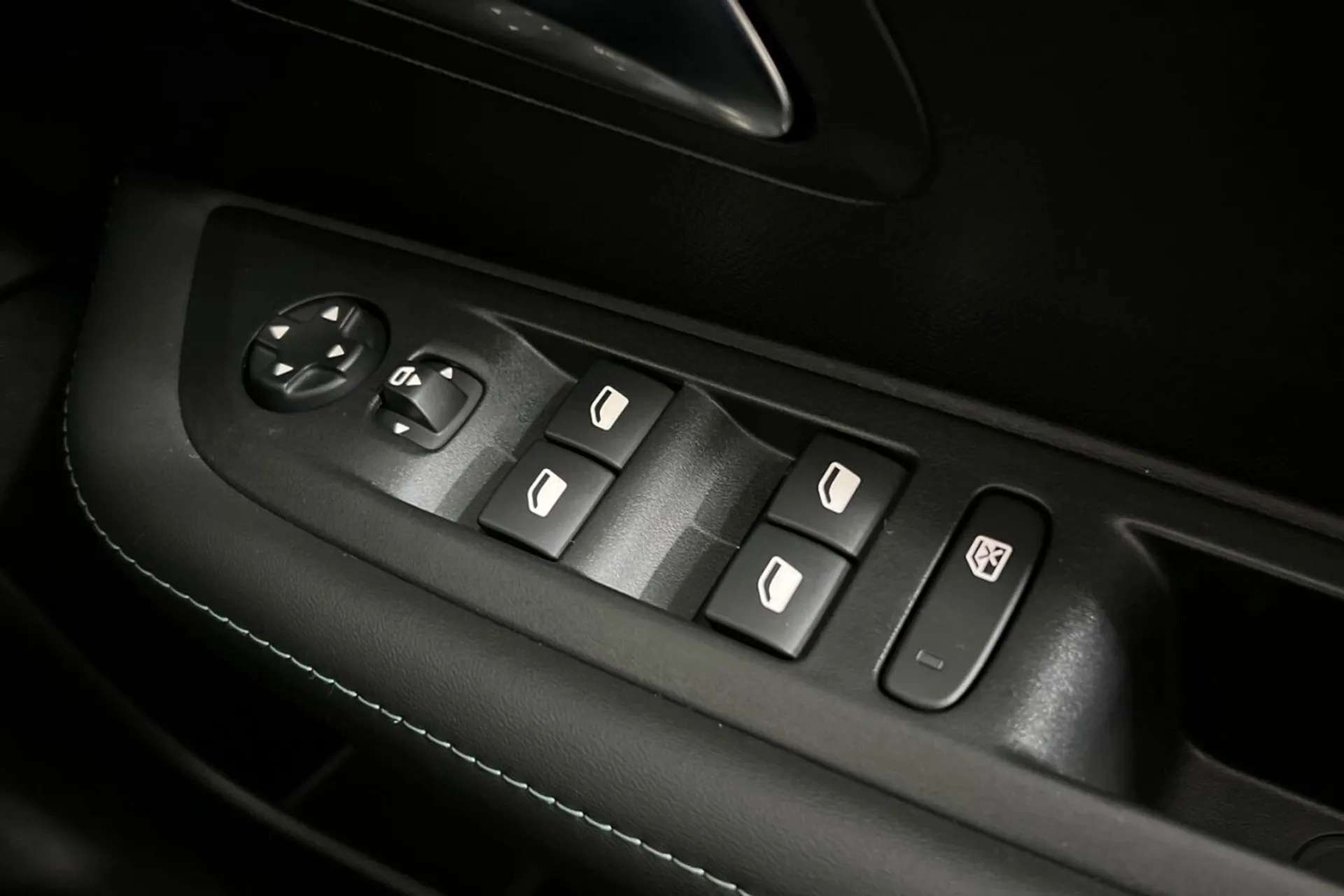 0 PEUGEOT 208 0 PEUGEOT 208