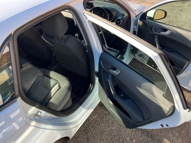 2015 AUDI A1 2015 AUDI A1