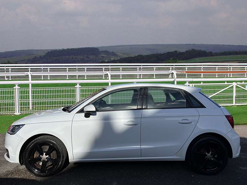 2015 AUDI A1 2015 AUDI A1