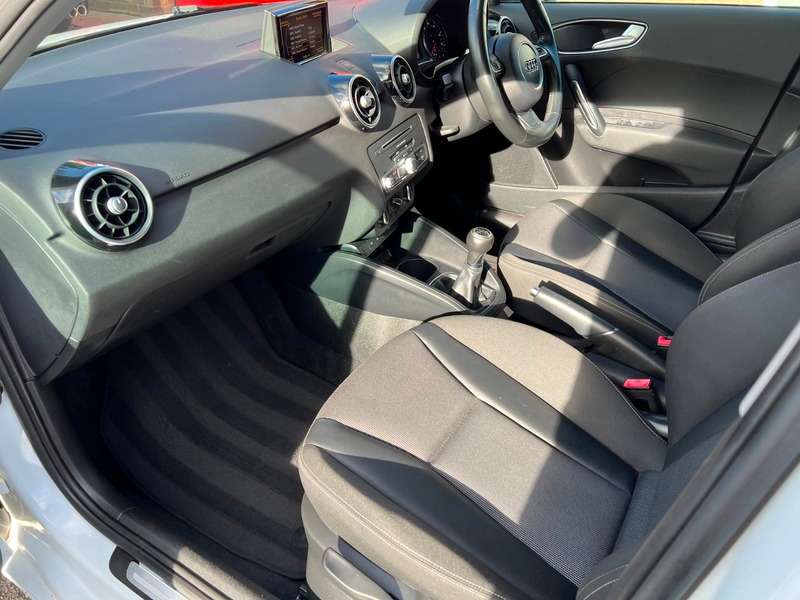 2015 AUDI A1 2015 AUDI A1