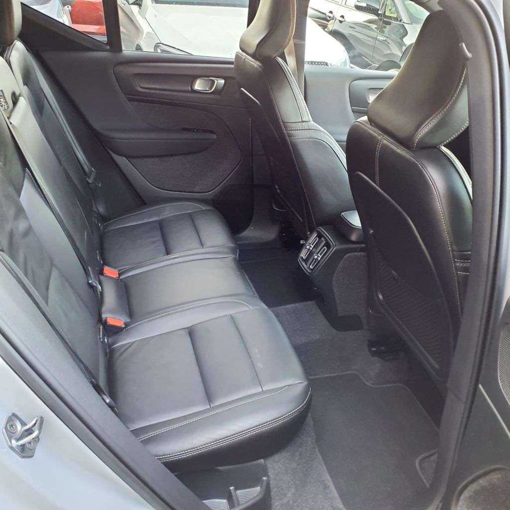 2021 VOLVO XC40 2021 VOLVO XC40