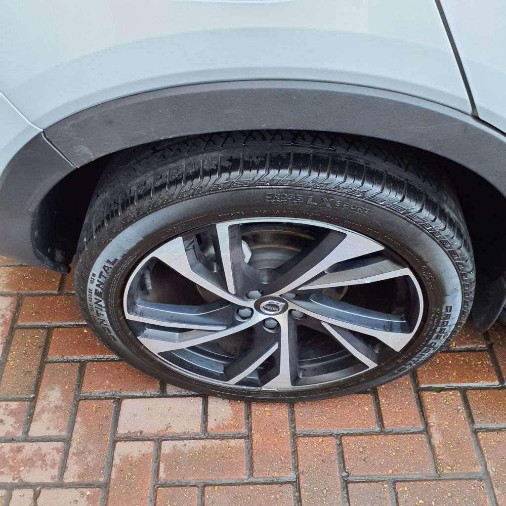 2021 VOLVO XC40 2021 VOLVO XC40