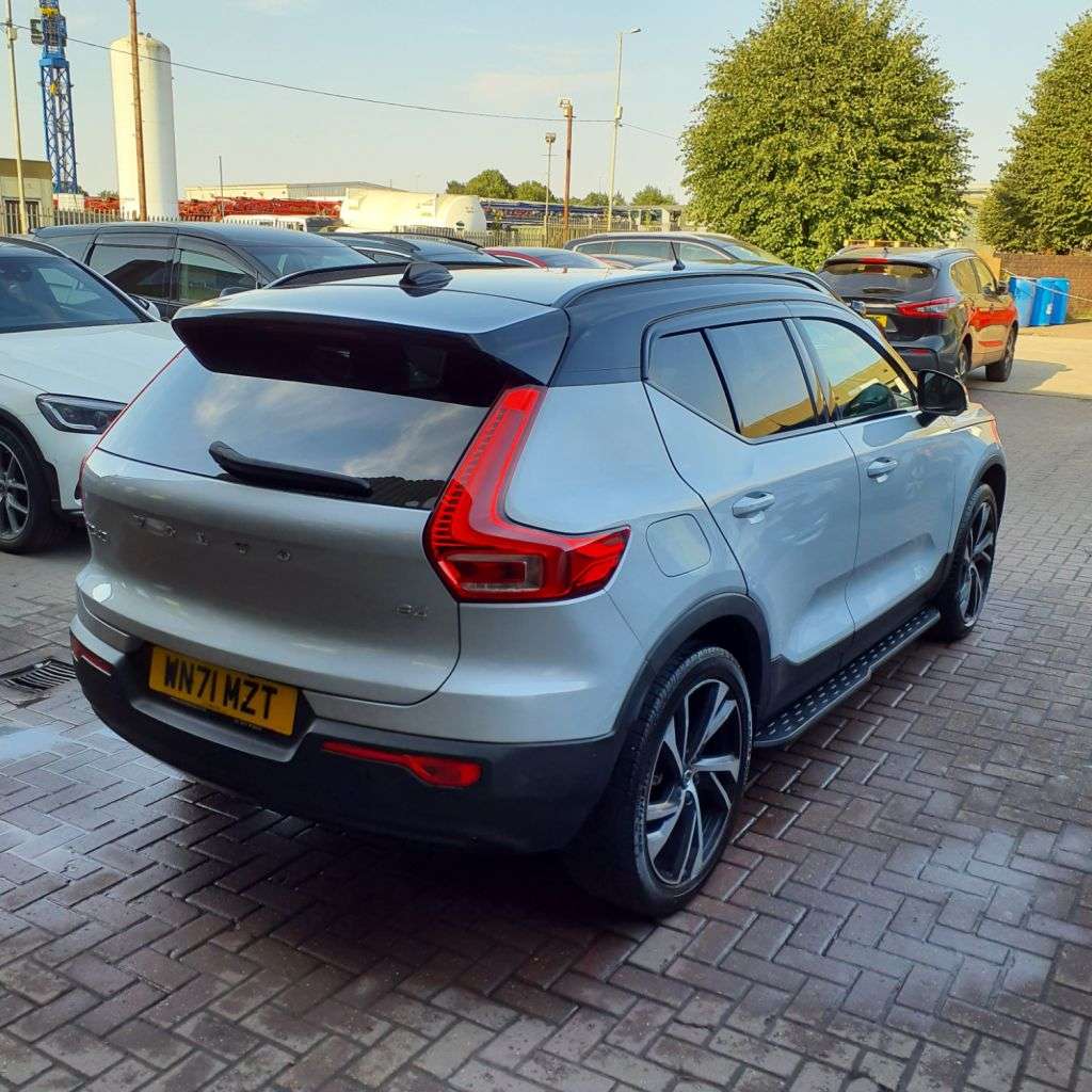 2021 VOLVO XC40 2021 VOLVO XC40