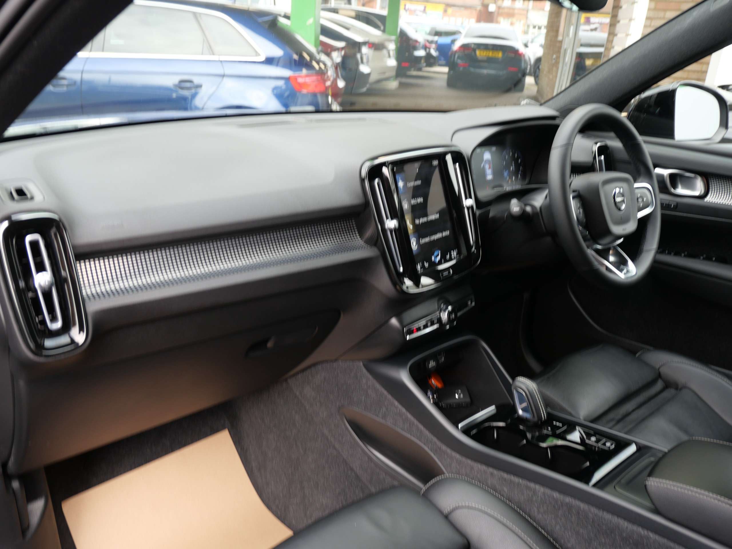 2021 VOLVO XC40 2021 VOLVO XC40