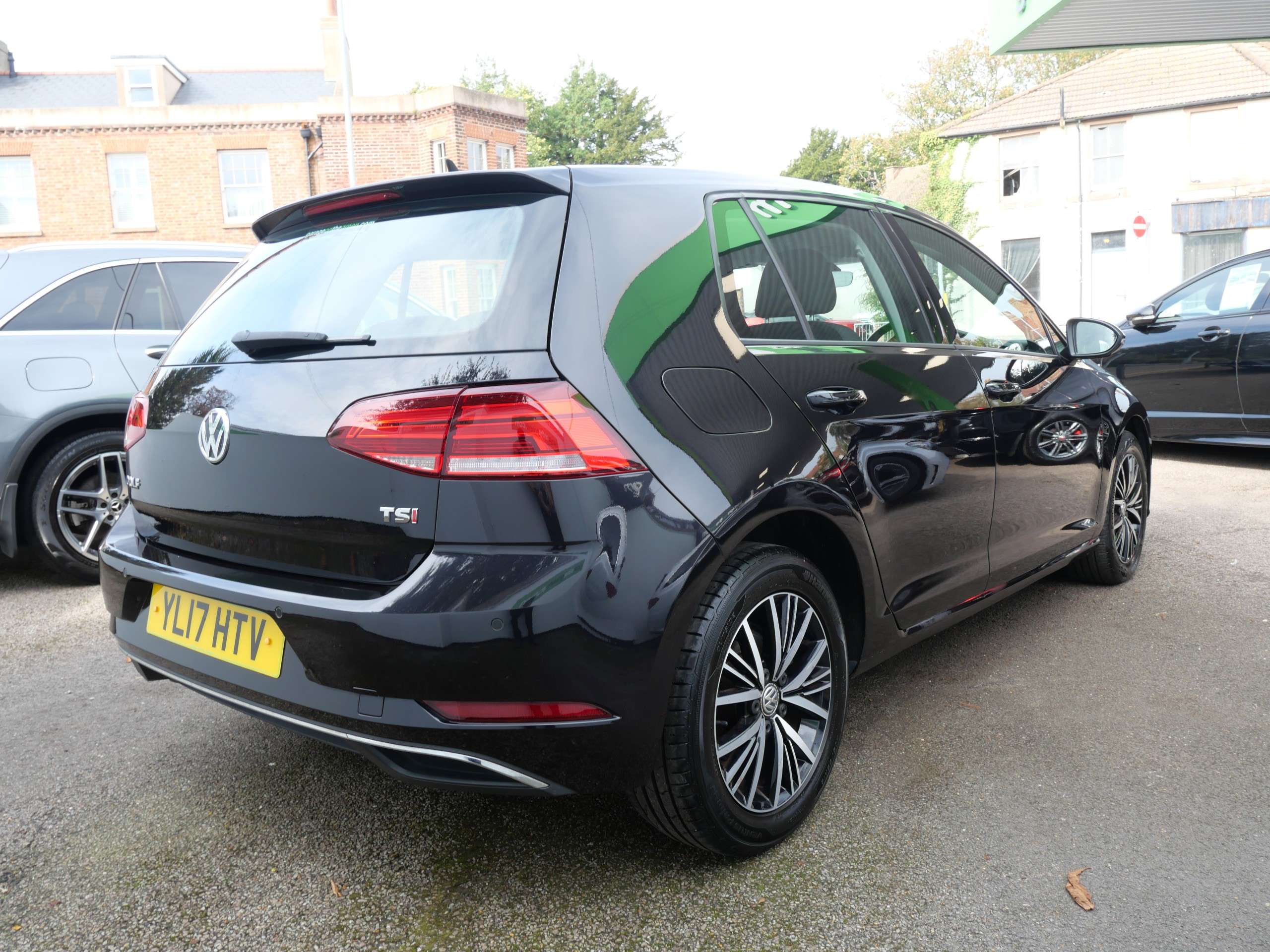 2017 VOLKSWAGEN GOLF 2017 VOLKSWAGEN GOLF