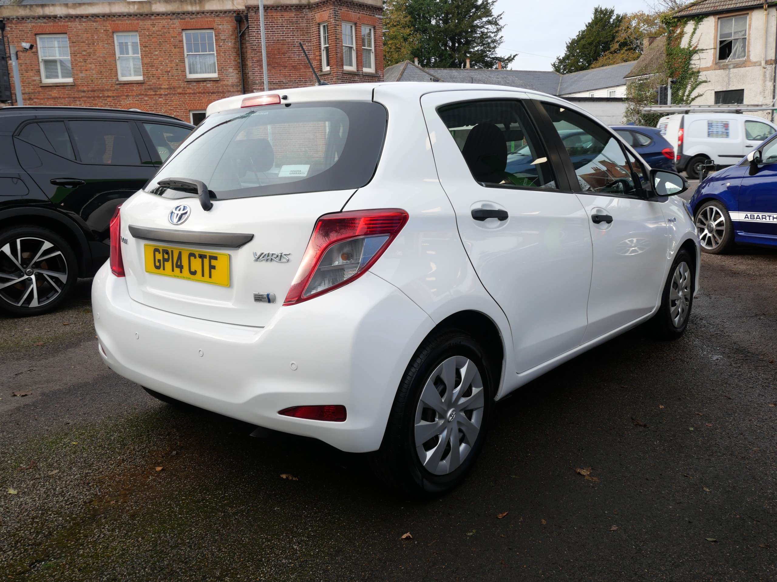 2014 TOYOTA YARIS 2014 TOYOTA YARIS