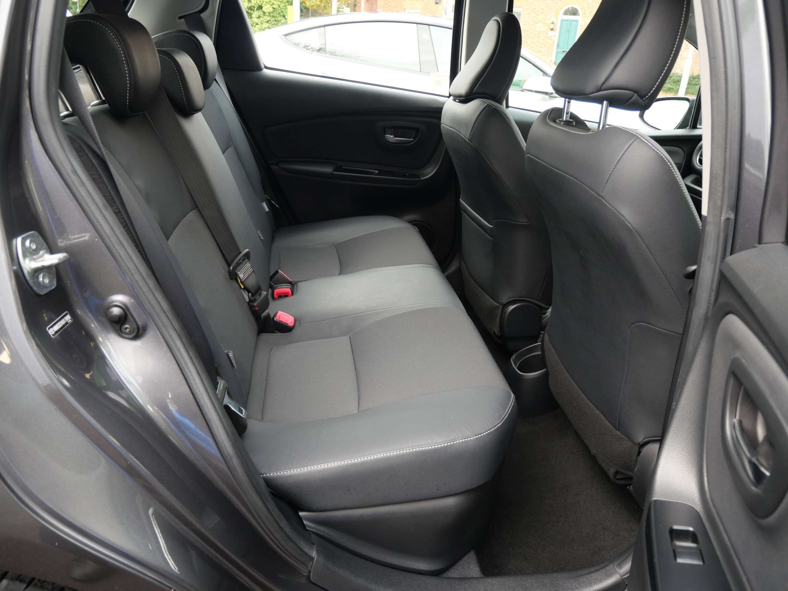 2015 TOYOTA YARIS 2015 TOYOTA YARIS