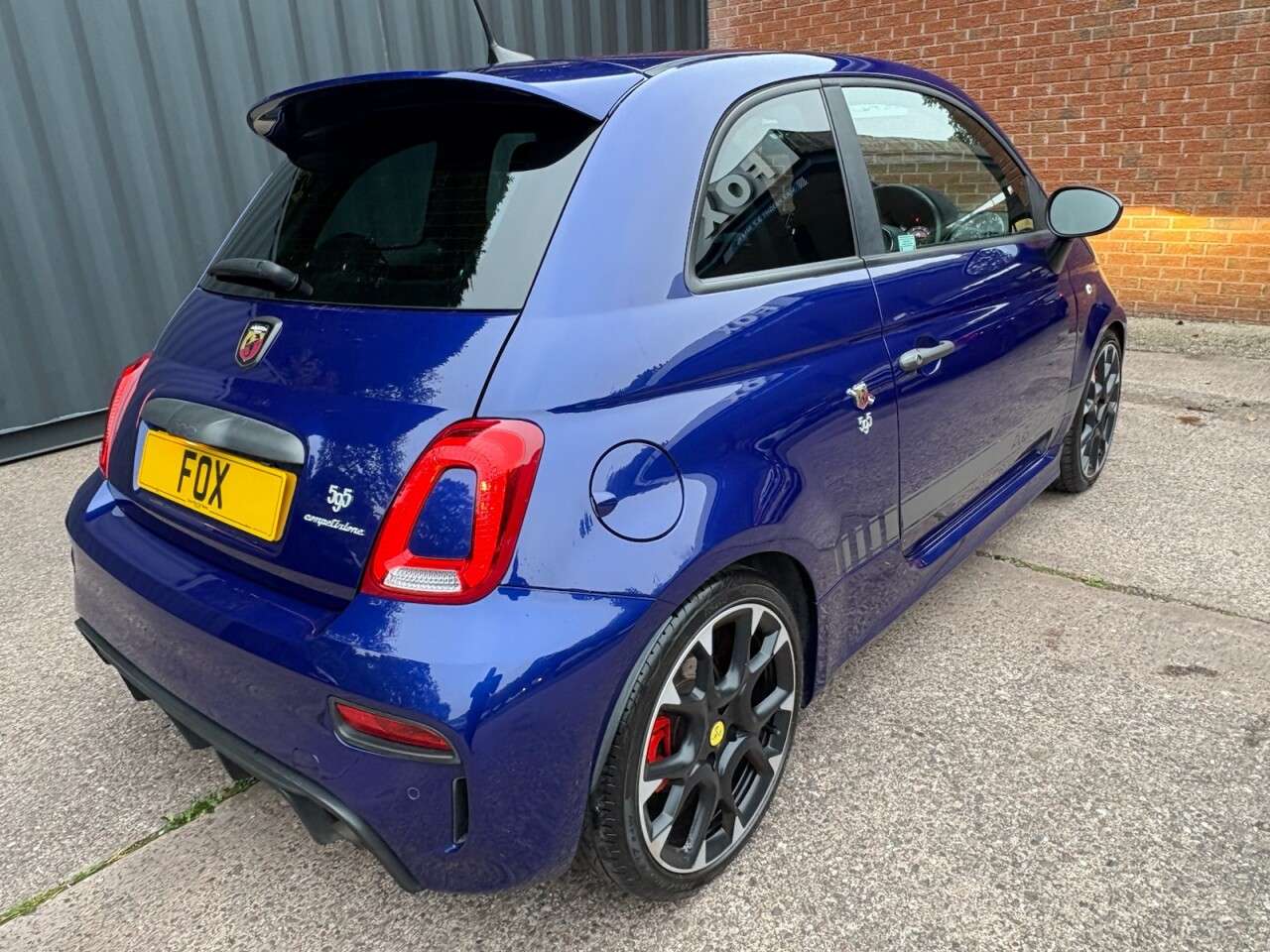 2017 ABARTH 595 2017 ABARTH 595