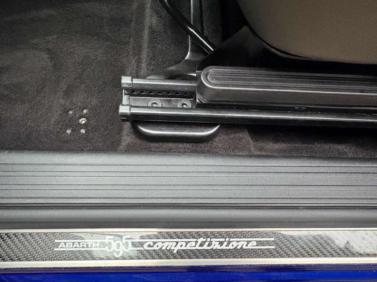 2017 ABARTH 595 2017 ABARTH 595