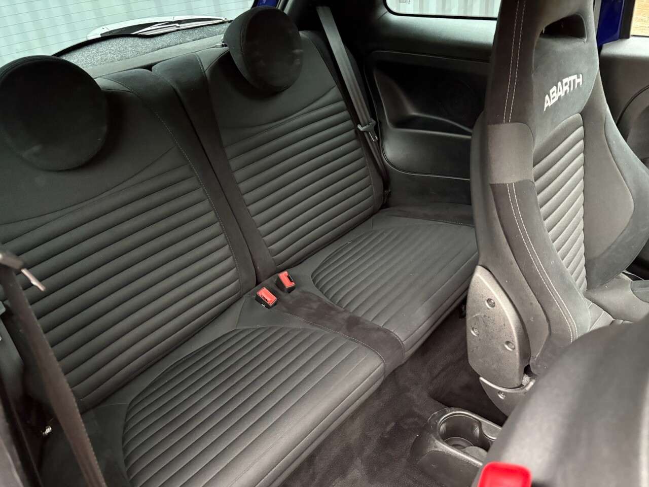 2017 ABARTH 595 2017 ABARTH 595