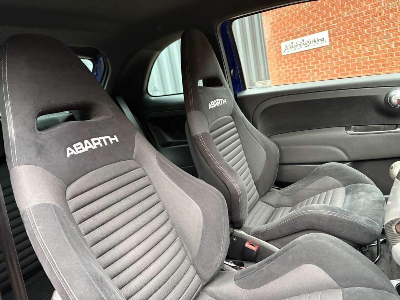 2017 ABARTH 595 2017 ABARTH 595