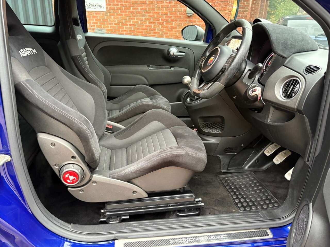 2017 ABARTH 595 2017 ABARTH 595