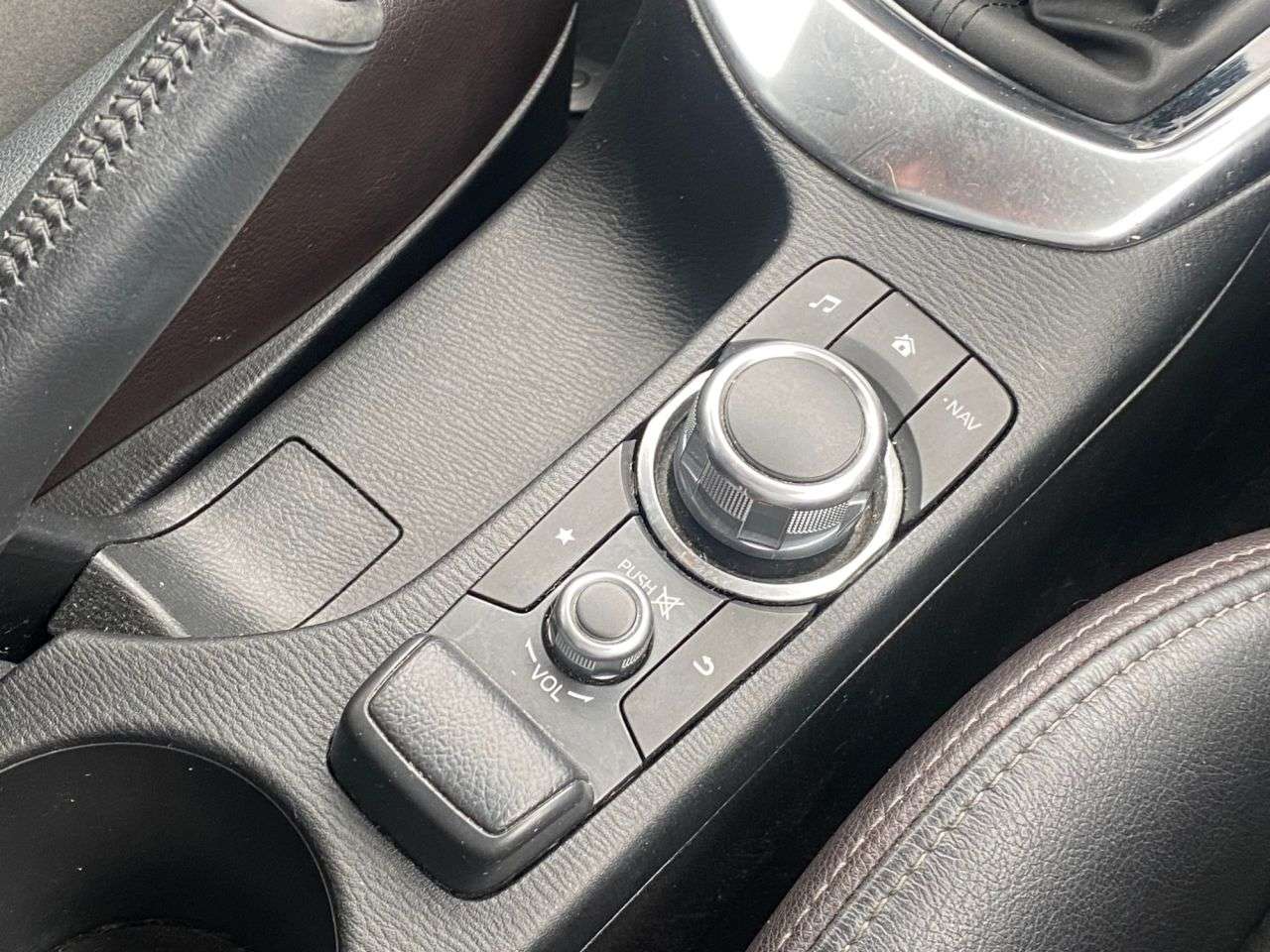 2018 MAZDA MAZDA2 2018 MAZDA MAZDA2