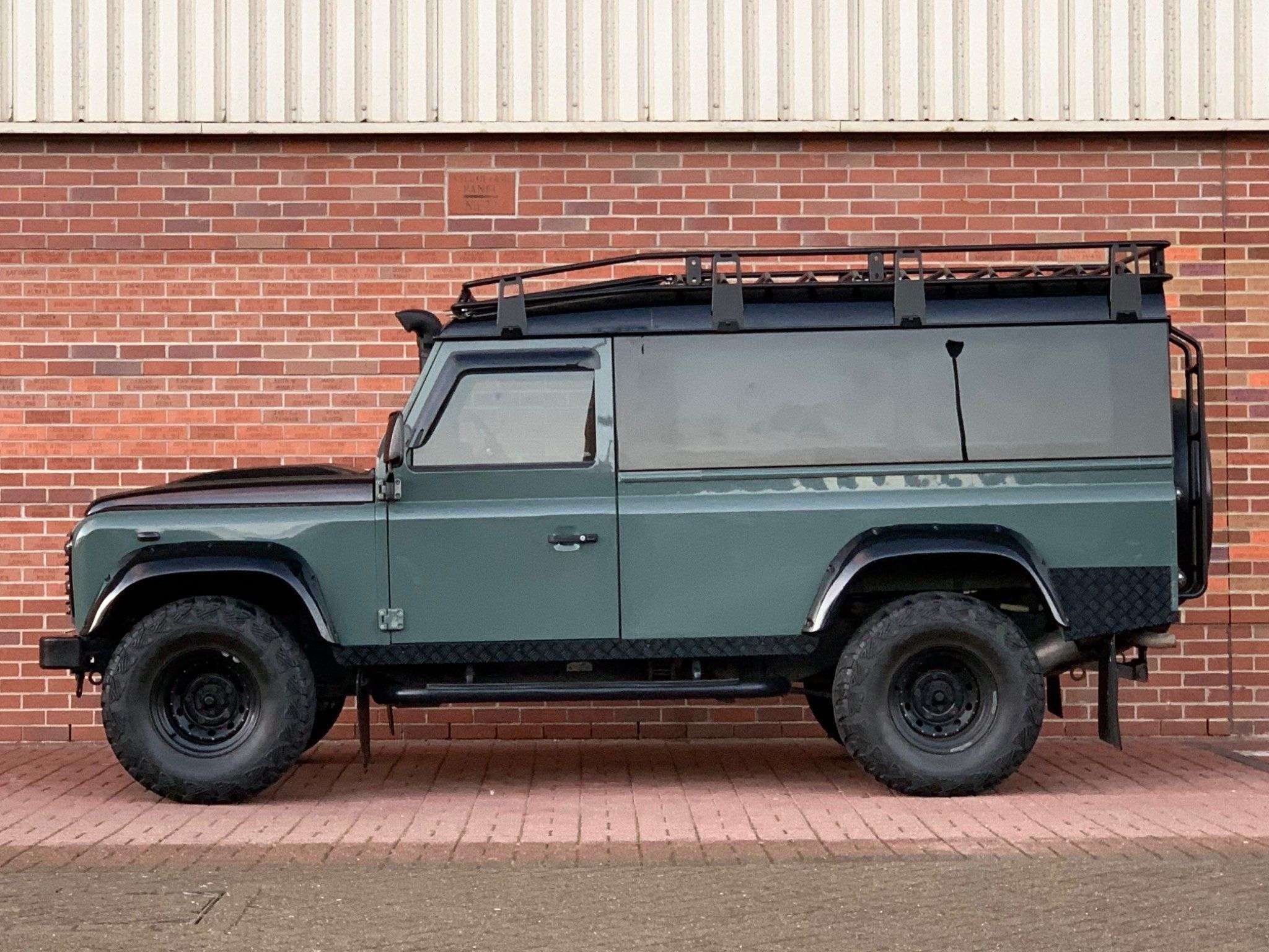 2013 LAND ROVER DEFENDER 110 2013 LAND ROVER DEFENDER 110