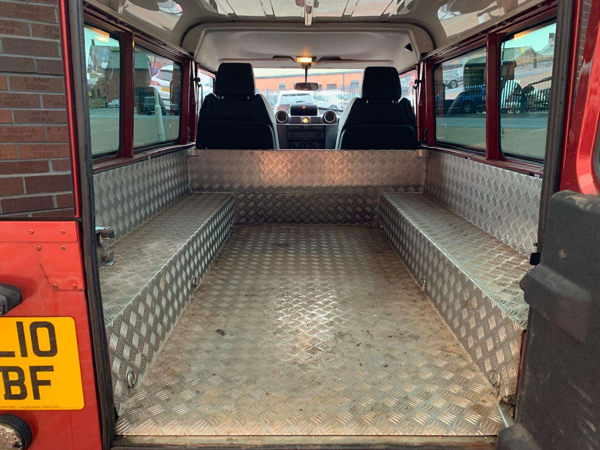 2010 LAND ROVER DEFENDER 110 2010 LAND ROVER DEFENDER 110