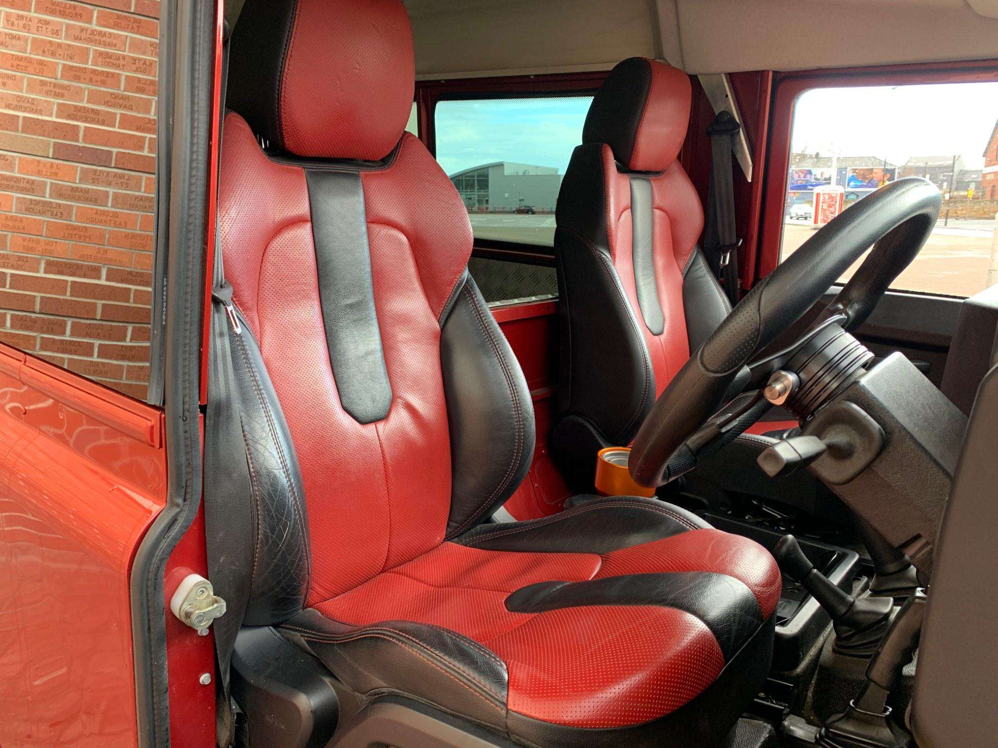 2010 LAND ROVER DEFENDER 110 2010 LAND ROVER DEFENDER 110