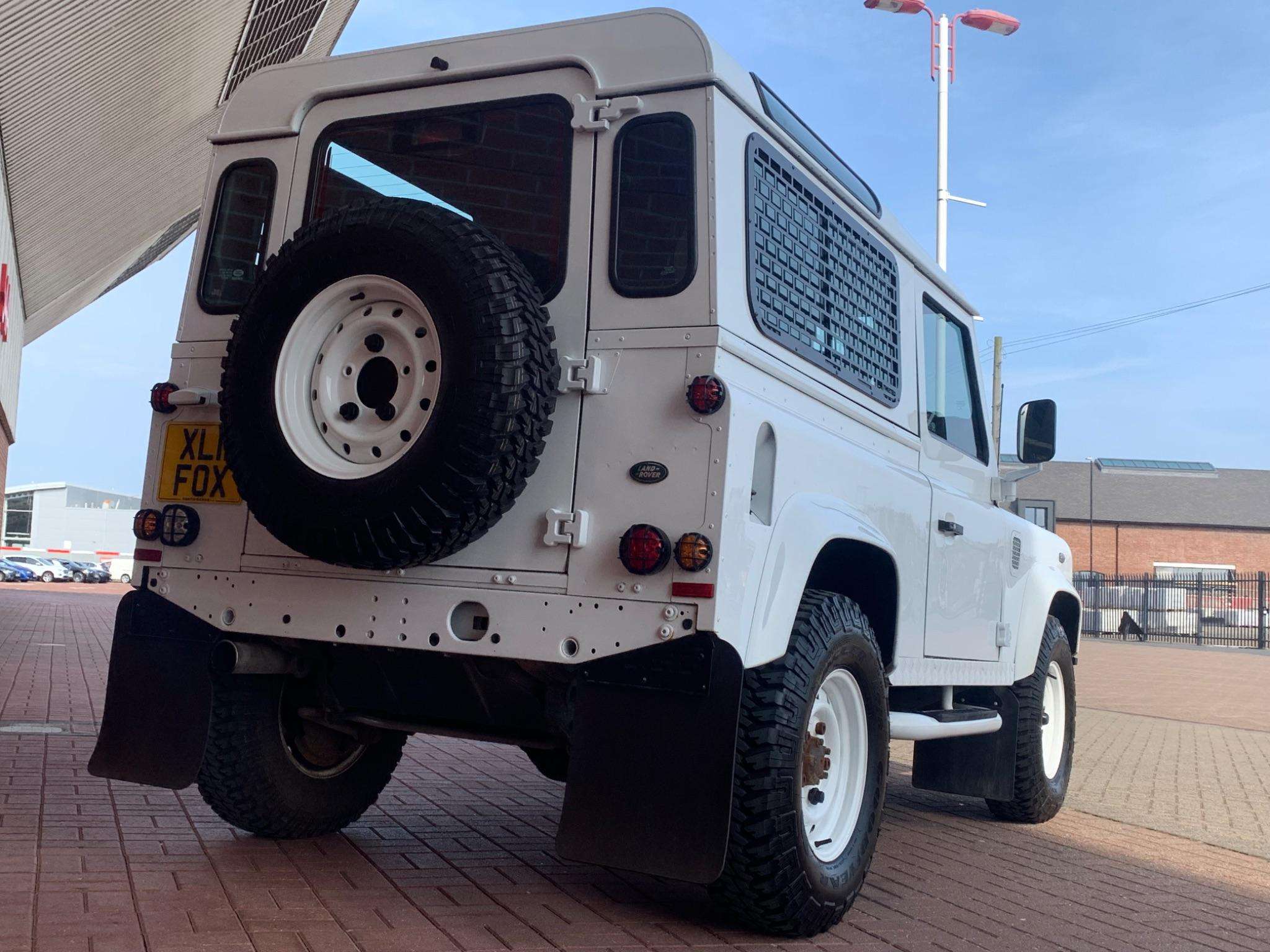 null LAND ROVER DEFENDER 90 null LAND ROVER DEFENDER 90