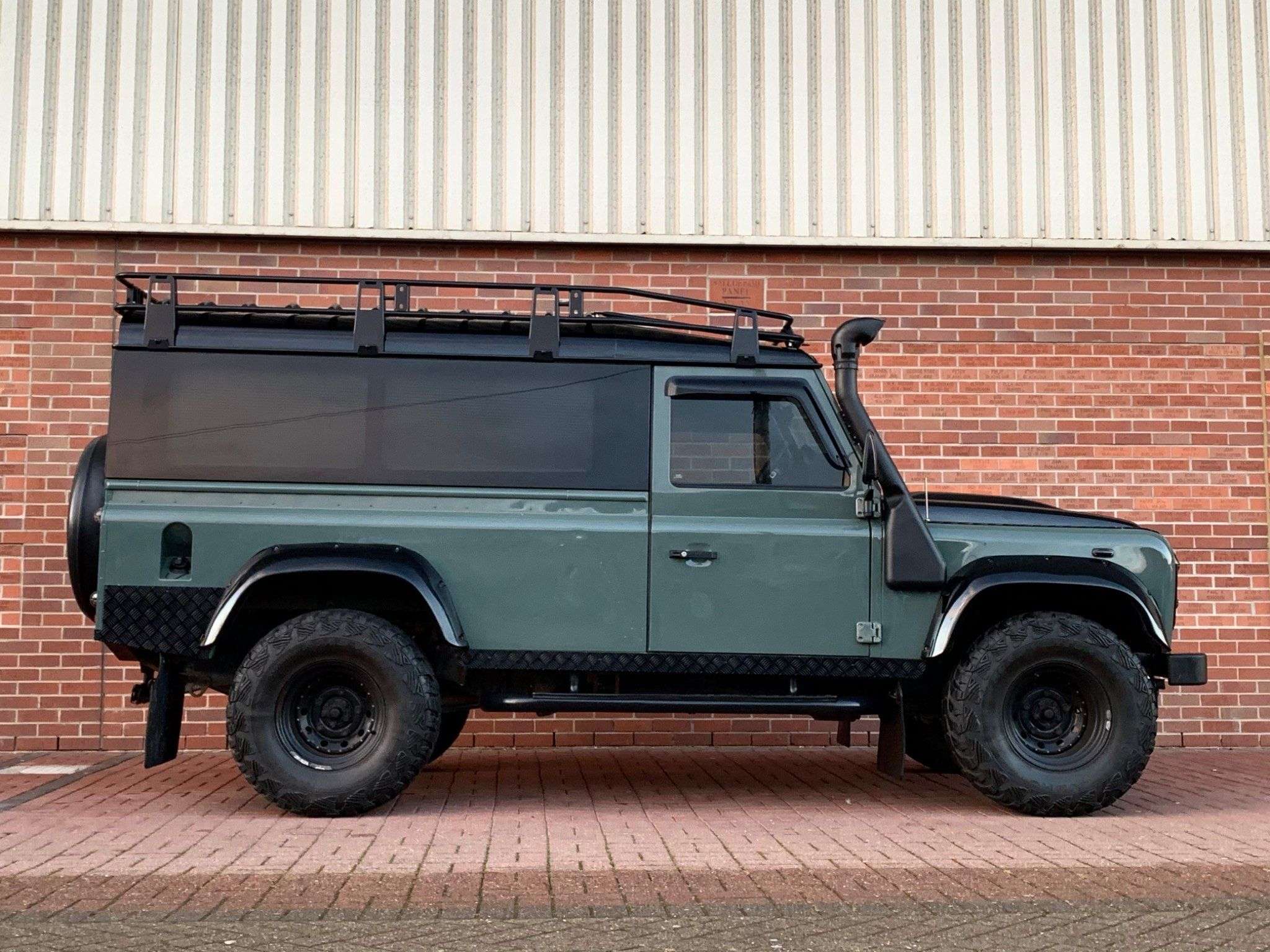 2013 LAND ROVER DEFENDER 110 2013 LAND ROVER DEFENDER 110