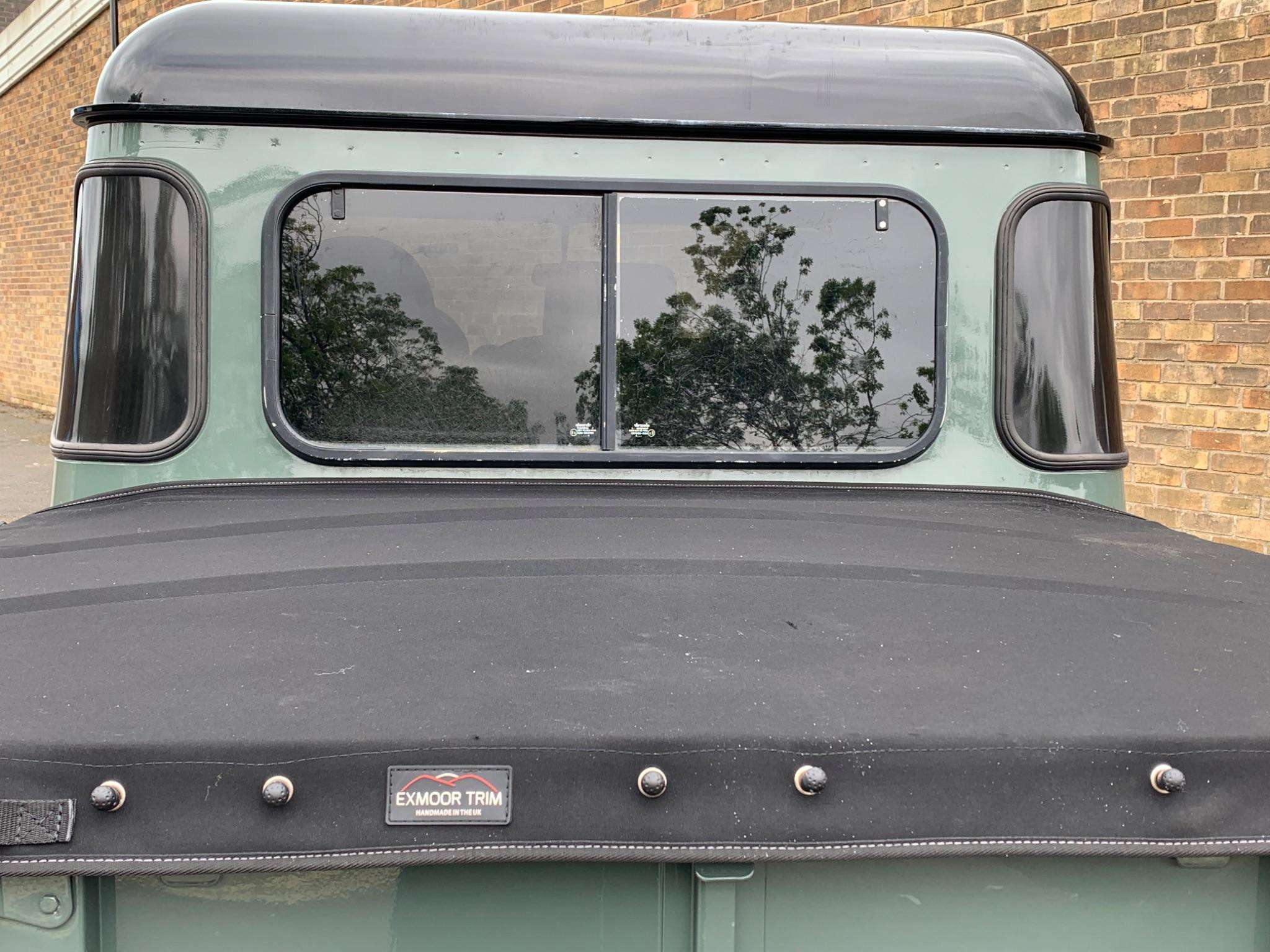 2010 LAND ROVER DEFENDER 110 2010 LAND ROVER DEFENDER 110